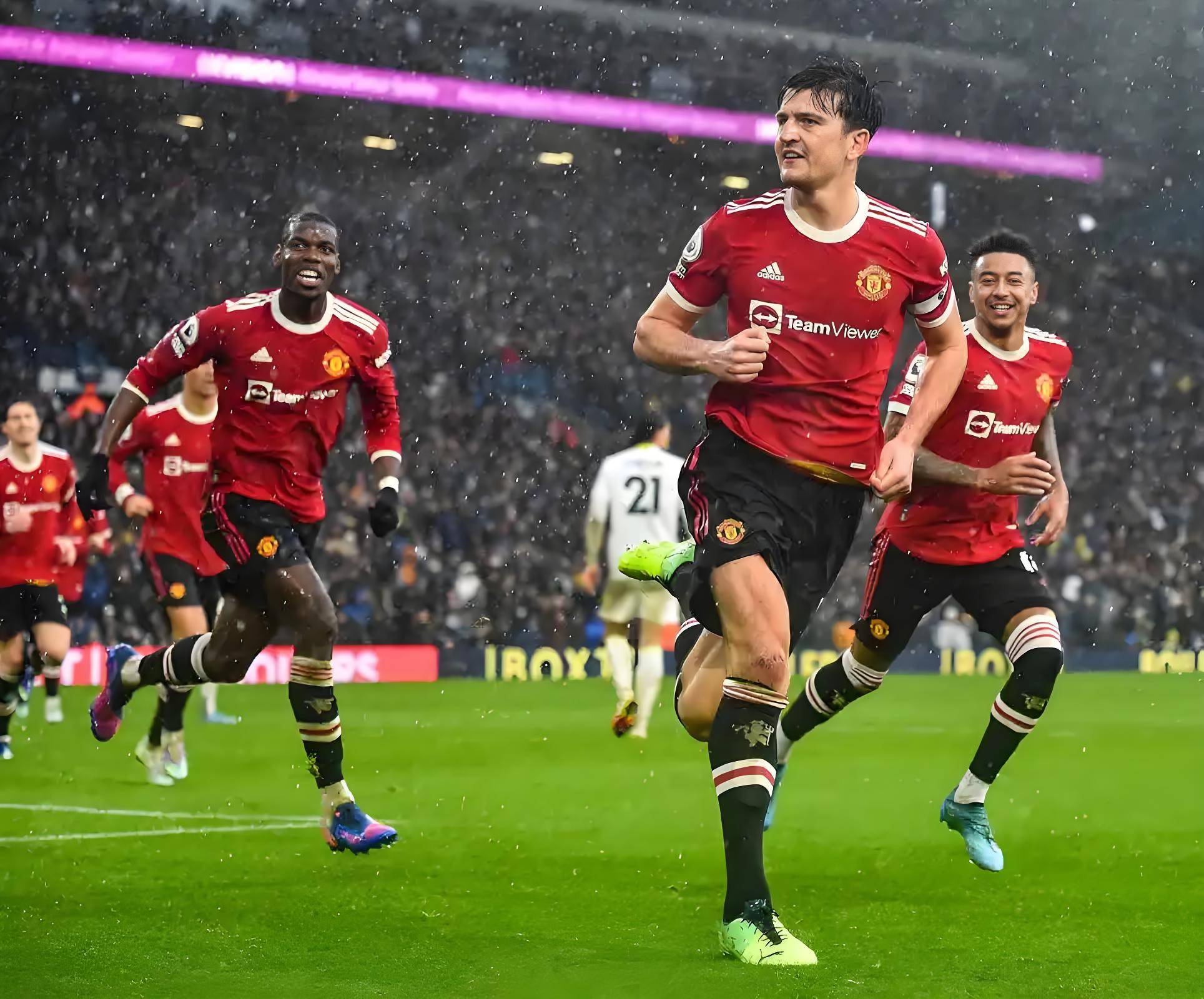 包含集结日体能课后,佛罗伦萨远射贴柱备战英超,形势明朗,训练强度显著提升的词条 包含集结日体能课后,佛罗伦萨远射贴柱备战英超,形势明朗,训练强度显著提升的词条