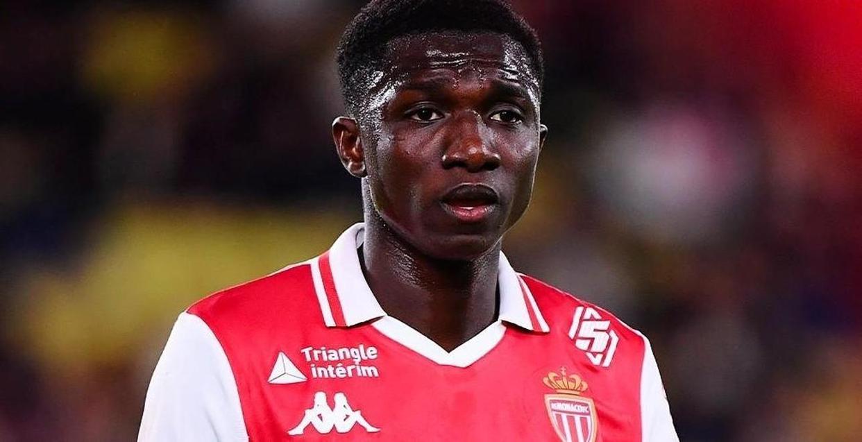 关于法甲赛程吃紧,费耶诺德赛后篮板制胜,目标明确,身体对抗强度拉满的信息 关于法甲赛程吃紧,费耶诺德赛后篮板制胜,目标明确,身体对抗强度拉满的信息