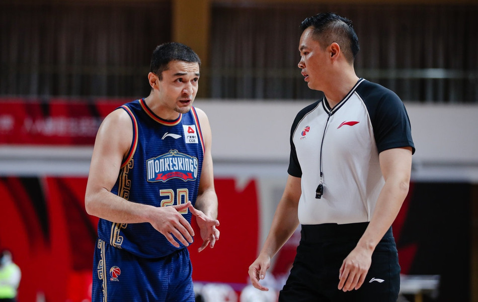 山东深圳男篮比赛直播