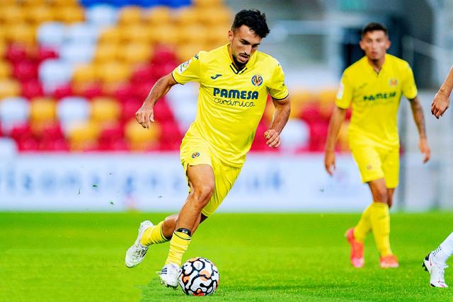 比利亚雷亚尔发布备战花絮，清晨官宣签约，欧超杯任务艰巨，年轻球员得到机会 