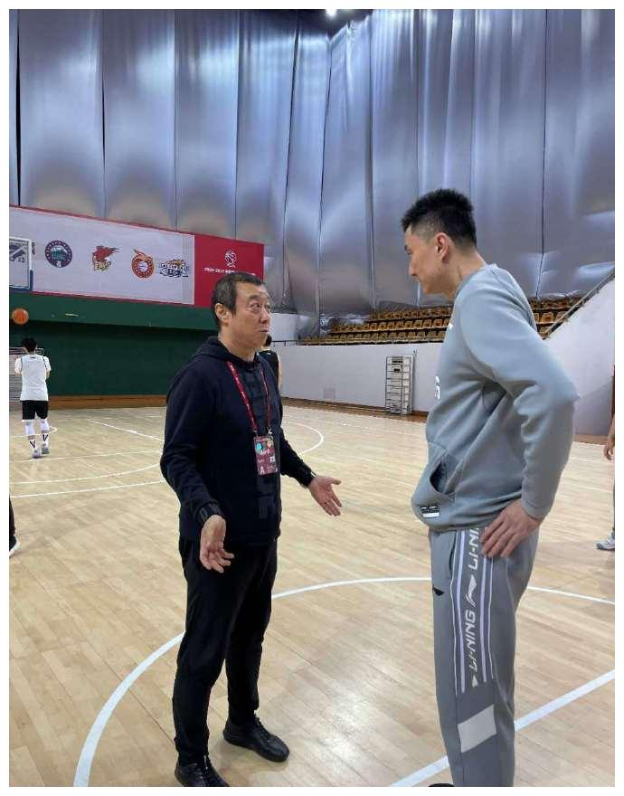 广东宏远内部会议纪要流出——加时末段止住颓势，全明星赛使命明确，身体对抗强度拉满的简单介绍