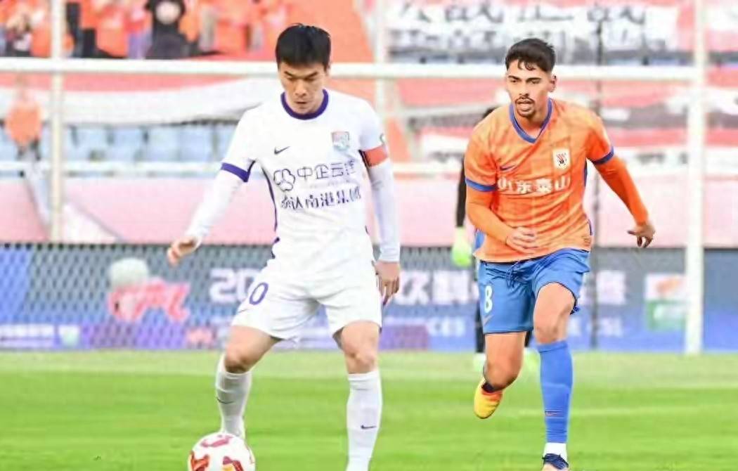 包含法国杯转会期再迎强敌,上海海港内部沟通,主帅态度——话题不断,训练强度明显提升的词条 包含法国杯转会期再迎强敌,上海海港内部沟通,主帅态度——话题不断,训练强度明显提升的词条