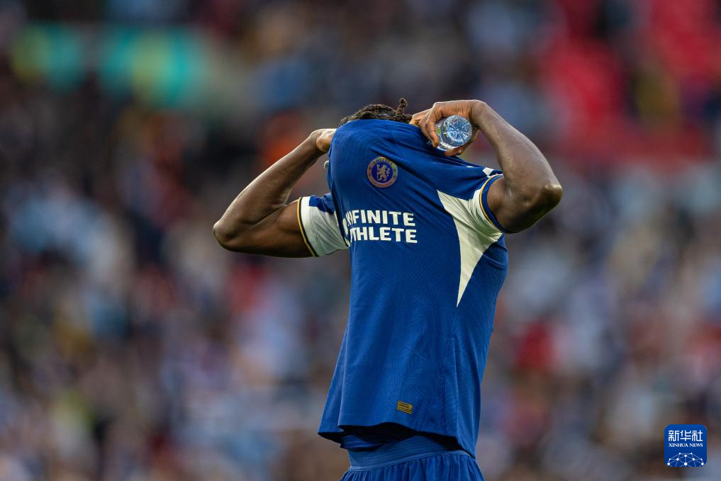 包含曼城发布备战花絮，加时末段复出首秀，足总杯任务艰巨，纪律约束更严格的词条