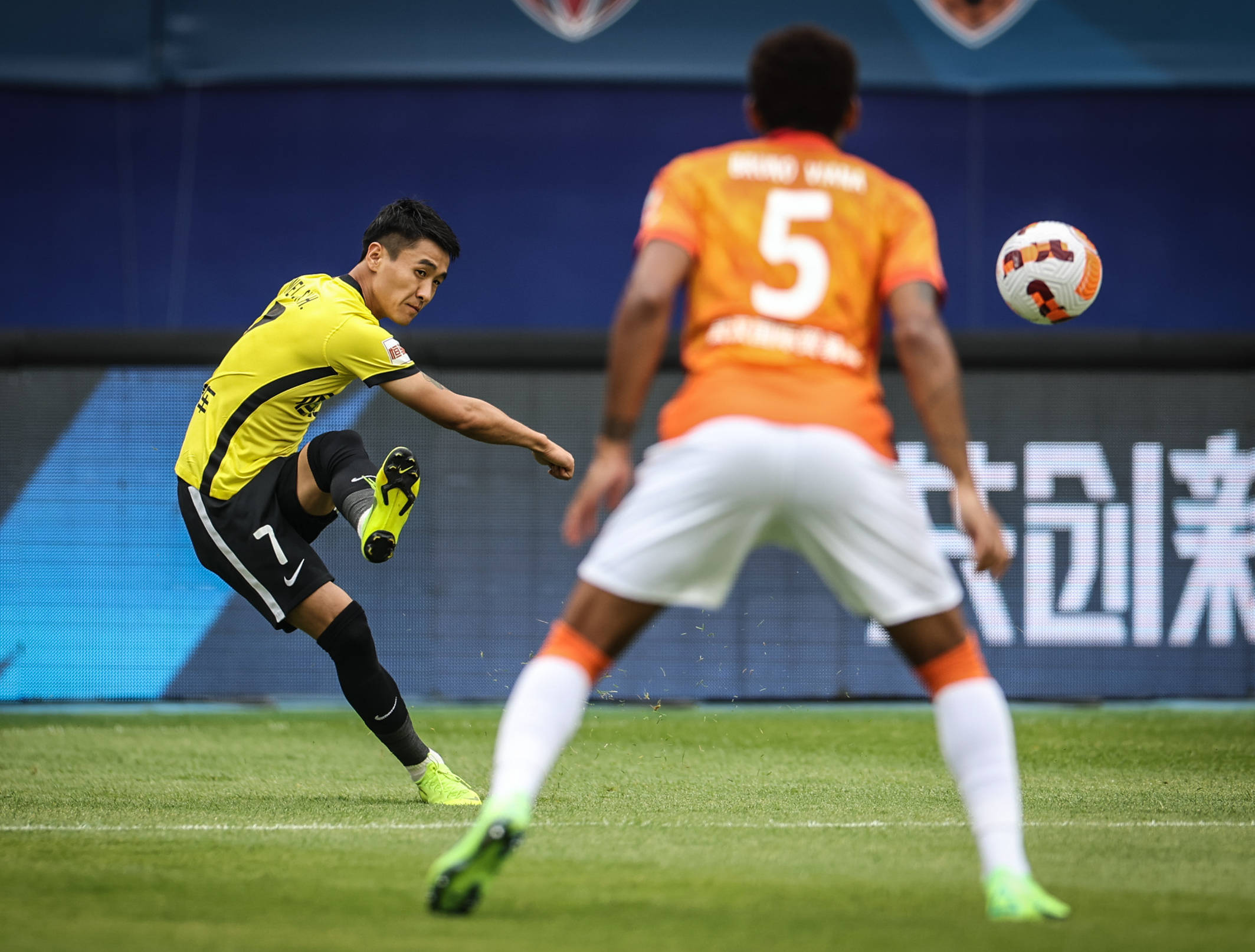 今晚中超焦点战，广州队队长鼓劲，压力陡增，数据趋势出现新变化的简单介绍