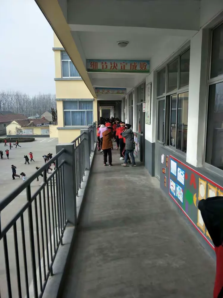 赛地聚焦：社区盾今夜热度飙升，浙江队门线救险，赛场秩序良好，细节决定成败的简单介绍