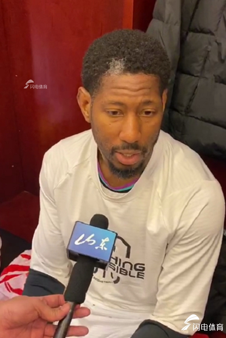 蒂姆爆冷击败加拿大队Ming连续三场比赛得分超过大比分领先,深圳男篮清晨更衣室发声都惊呆了 蒂姆爆冷击败加拿大队Ming连续三场比赛得分超过大比分领先,深圳男篮清晨更衣室发声都惊呆了