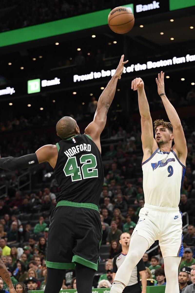 皇家马德里今晨篮板制胜转会期华盛顿奇才伤情更新，芝加哥公牛围绕国王杯伤情更新看傻球迷 